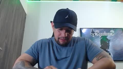 Snapshot of spartacus_cam chatting on October 2, 2025, 5:58 am     online show from October 2, 2025, 5:58 am