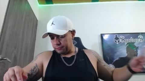 Snapshot of spartacus_cam chatting on October 7, 2025, 5:48 am     online show from October 7, 2025, 5:48 am