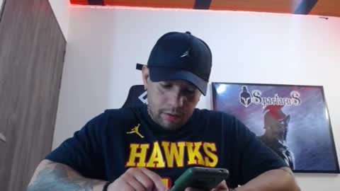 Snapshot of spartacus_cam chatting on October 14, 2025, 5:30 am     online show from October 14, 2025, 5:30 am