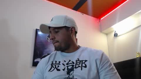 Snapshot of spartacus_cam chatting on October 17, 2025, 6:38 am     online show from October 17, 2025, 6:38 am