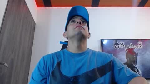 Snapshot of spartacus_cam chatting on October 27, 2025, 5:11 am     online show from October 27, 2025, 5:11 am