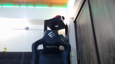     online show from February 5, 2026, 5:01 am