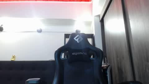     online show from May 25, 2026, 4:18 am
