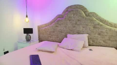 sphere_01 online show from December 22, 2025, 3:58 am