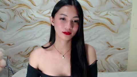 Leah online show from November 24, 2025, 1:22 pm