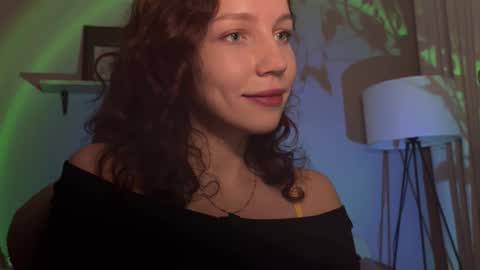 spicy___caramel online show from November 17, 2025, 4:46 pm