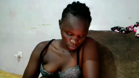 Snapshot of spicy_bella69 chatting on May 20, 2026, 7:03 am spicy_bella69 online show from May 20, 2026, 7:03 am