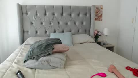 Im Angela  online show from January 14, 2025, 9:35 am