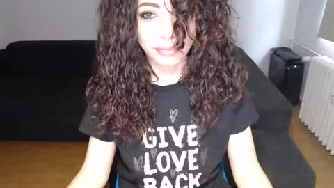 Snapshot of spoiled__doll chatting on December 11, 2024, 11:19 am Doll online show from December 11, 2024, 11:19 am