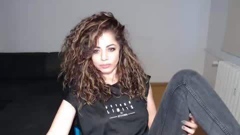 Snapshot of spoiled__doll chatting on January 27, 2025, 3:18 pm Doll online show from January 27, 2025, 3:18 pm