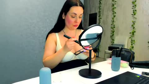 Lilith online show from April 2, 2026, 7:44 pm