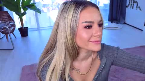 Anna online show from November 2, 2025, 11:12 am