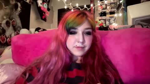 Pixie online show from April 27, 2026, 6:39 pm