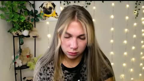 Snapshot of sport_tall_karina chatting on May 29, 2026, 7:50 am Karina online show from May 29, 2026, 7:50 am
