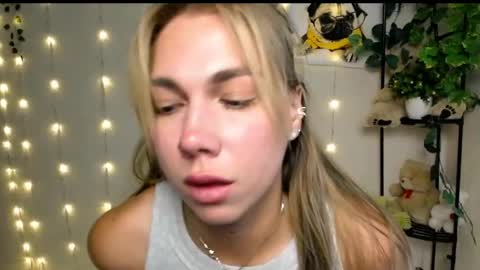 Snapshot of sport_tall_karina chatting on June 5, 2026, 6:42 am Karina online show from June 5, 2026, 6:42 am