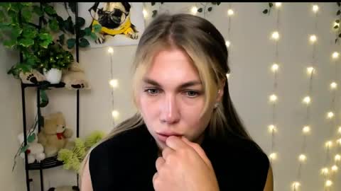 Snapshot of sport_tall_karina chatting on June 9, 2026, 7:53 am Karina online show from June 9, 2026, 7:53 am