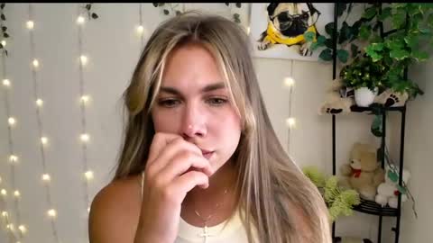 Snapshot of sport_tall_karina chatting on June 11, 2026, 8:45 am Karina online show from June 11, 2026, 8:45 am