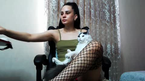 Tips are the best compliment to a woman online show from March 28, 2026, 7:52 am