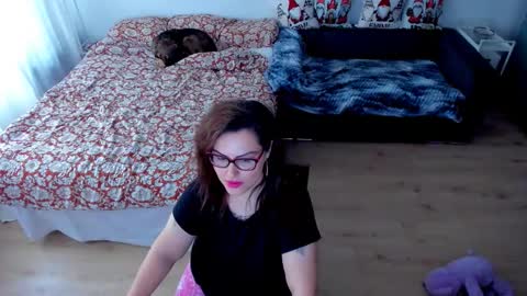 Snapshot of squirt_kimmm chatting on December 16, 2025, 9:25 am Kim online show from December 16, 2025, 9:25 am