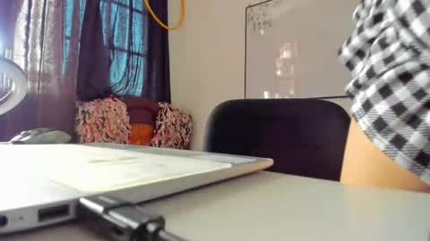 Snapshot of squirttati33 chatting on June 3, 2026, 2:33 pm Tati online show from June 3, 2026, 2:33 pm