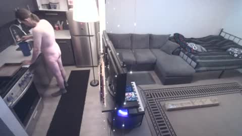 sqwindak online show from December 26, 2024, 5:47 am