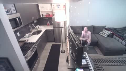 sqwindak online show from March 6, 2025, 12:21 am