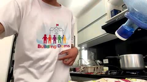 Snapshot of srcejotas chatting on December 23, 2024, 8:25 pm sorry mom online show from December 23, 2024, 8:25 pm