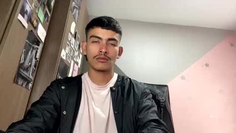 Snapshot of srcejotas chatting on January 6, 2025, 9:54 pm sorry mom online show from January 6, 2025, 9:54 pm