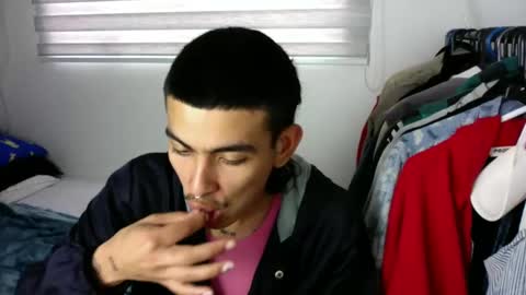 Snapshot of srcejotas chatting on September 22, 2025, 6:43 pm sorry mom online show from September 22, 2025, 6:43 pm