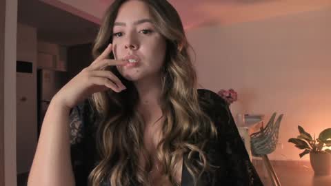 Sophie 3 online show from February 4, 2025, 11:59 pm