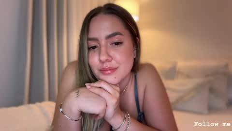 Snapshot of srta__sophie chatting on May 21, 2026, 12:50 am Sophie 3 online show from May 21, 2026, 12:50 am