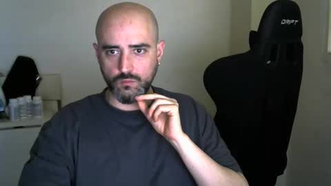 Snapshot of srtramposo chatting on May 12, 2026, 12:08 am srtramposo online show from May 12, 2026, 12:08 am