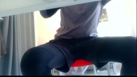 ssenzo online show from February 9, 2025, 12:08 pm