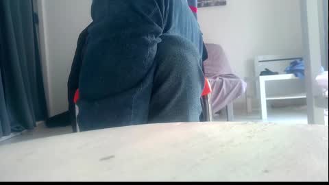 ssenzo online show from February 28, 2025, 4:53 pm