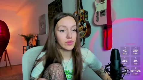 Snapshot of sshawty chatting on February 16, 2025, 6:43 pm Anni if Im offline for a long time Im depressed feel free to support me offline online show from February 16, 2025, 6:43 pm