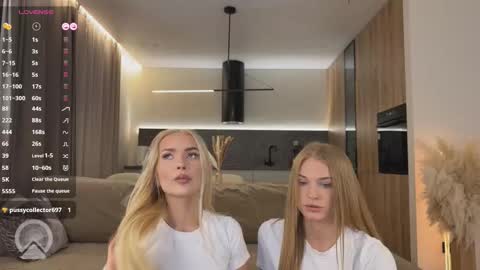 Scarlett online show from October 19, 2025, 8:09 pm