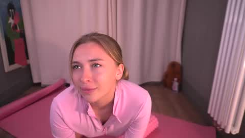 Kate online show from September 11, 2025, 9:37 pm