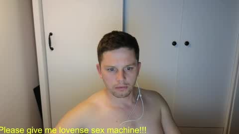 Snapshot of st1vemaster01 chatting on June 9, 2026, 1:12 pm st1vemaster01 online show from June 9, 2026, 1:12 pm
