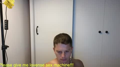 Snapshot of st1vemaster01 chatting on August 2, 2026, 1:53 pm st1vemaster01 online show from August 2, 2026, 1:53 pm