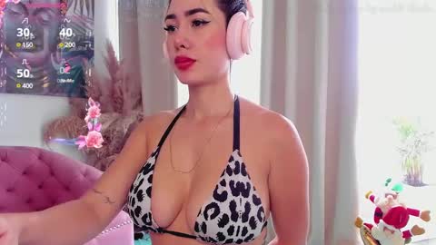 TWstacymalibu110 online show from December 29, 2024, 3:57 pm