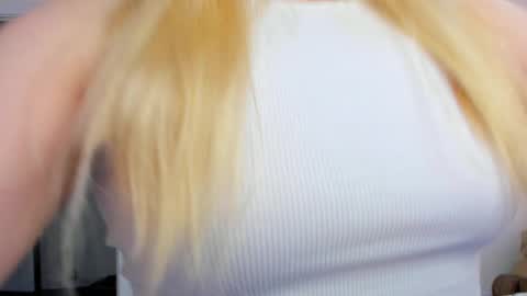 Stacy  online show from March 10, 2025, 12:37 pm