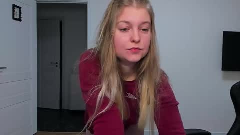 Stacy  online show from November 30, 2025, 11:36 am