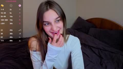 Sexy lips online show from October 24, 2025, 6:37 pm
