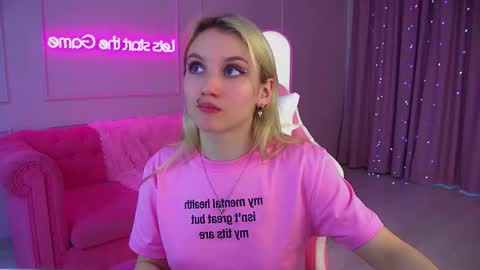 Snapshot of stacyevancesss chatting on November 14, 2025, 6:45 am StacyEvances online show from November 14, 2025, 6:45 am