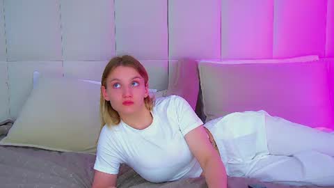 StacyEvances online show from July 3, 2026, 6:42 am