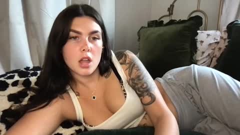 Snapshot of stacywithuu chatting on September 18, 2025, 5:26 pm Stacy online show from September 18, 2025, 5:26 pm