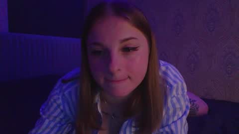 star_girlish online show from December 21, 2025, 8:38 pm