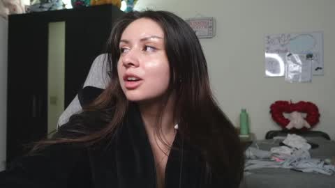 stardust_seiya online show from March 19, 2026, 5:11 am