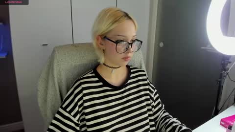 Snapshot of starelli chatting on May 9, 2026, 8:25 pm Kate online show from May 9, 2026, 8:25 pm
