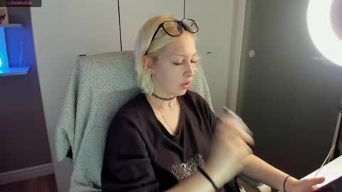 Snapshot of starelli chatting on May 15, 2026, 8:38 pm Kate online show from May 15, 2026, 8:38 pm